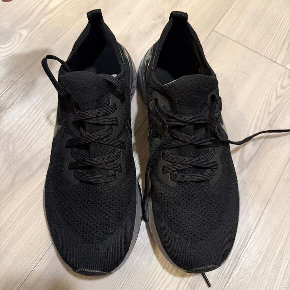 Nike Epic React Flyknit 2 Sneakers - Picture 3 of 9